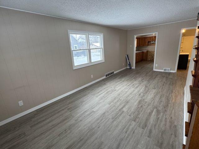 405 Broadway Avenue, Sterling, IL 61081