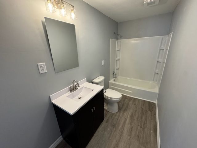 405 Broadway Avenue, Sterling, IL 61081