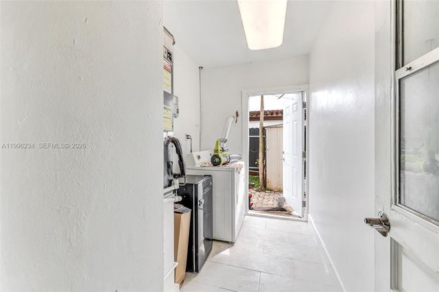 1263 NE 182nd St, North Miami Beach, FL 33162