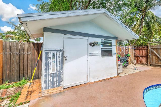 1263 NE 182nd St, North Miami Beach, FL 33162