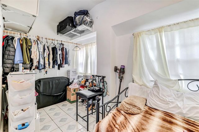 1263 NE 182nd St, North Miami Beach, FL 33162