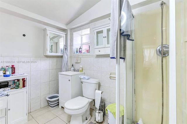 1263 NE 182nd St, North Miami Beach, FL 33162