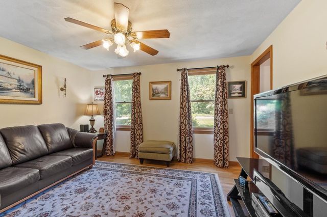 47 Sequoia Dr, Tyngsborough, MA 01879
