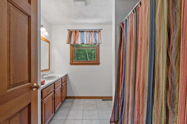 47 Sequoia Dr, Tyngsborough, MA 01879