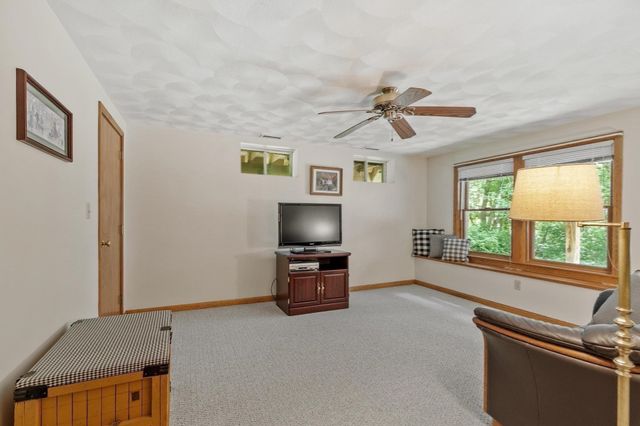 47 Sequoia Dr, Tyngsborough, MA 01879
