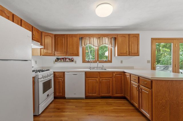 47 Sequoia Dr, Tyngsborough, MA 01879
