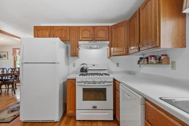 47 Sequoia Dr, Tyngsborough, MA 01879