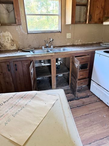 429 River Road, Perryville, AR 72126