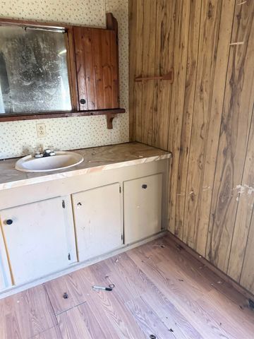 429 River Road, Perryville, AR 72126