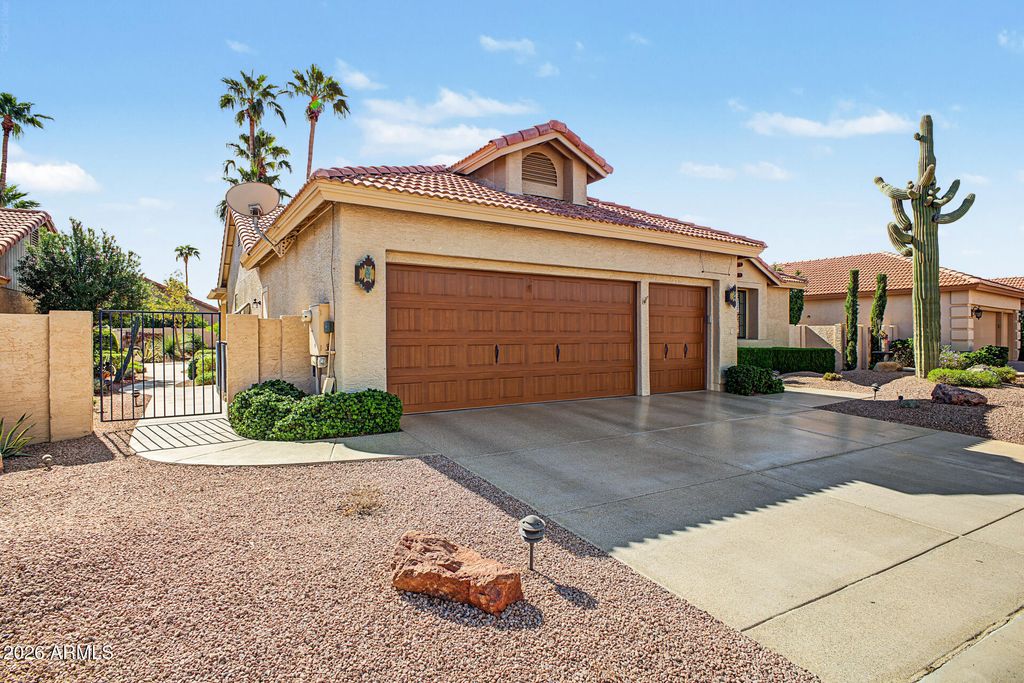 10829 E SILVERTREE Drive, Sun Lakes, AZ 85248 — photo 2