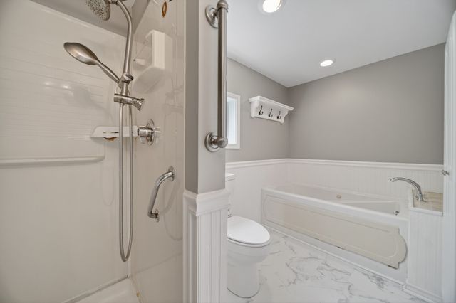 2408 PLUM Street, Erie, PA 16502