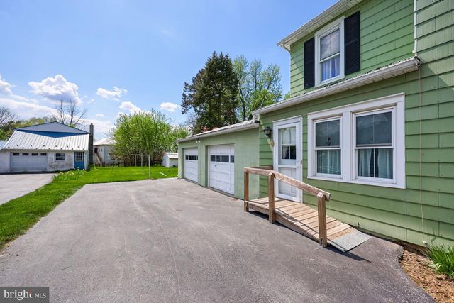 107 E MAIN ST, Terre Hill, PA 17581