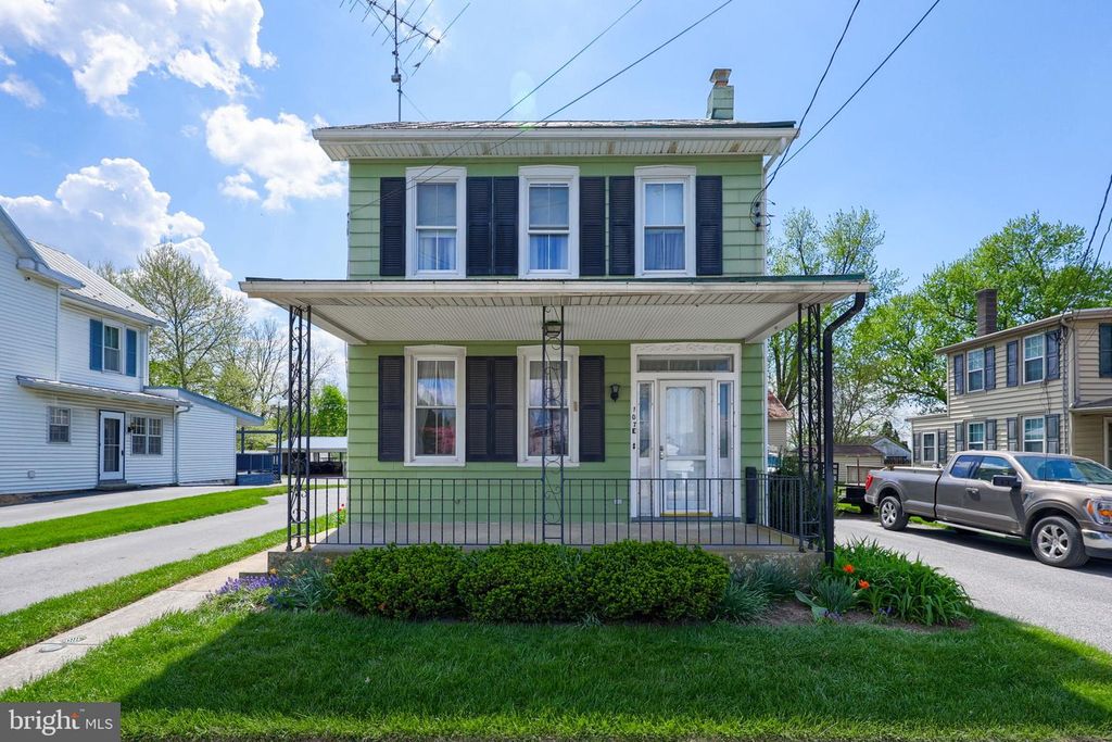 107 E MAIN ST, Terre Hill, PA 17581