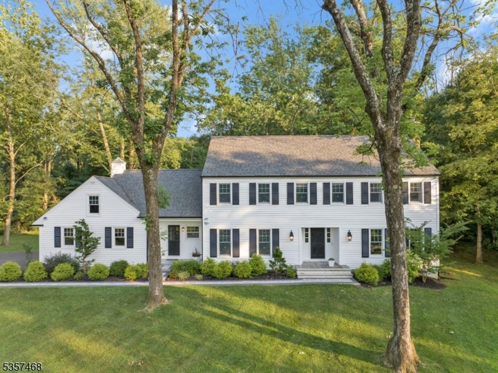 18 Fawn Ln, Bernards Twp., NJ 07920