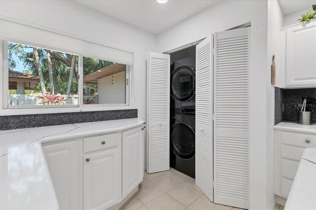 Image 11 of property listing at 6304 PELICAN DRIVE, Bradenton, FL 34210