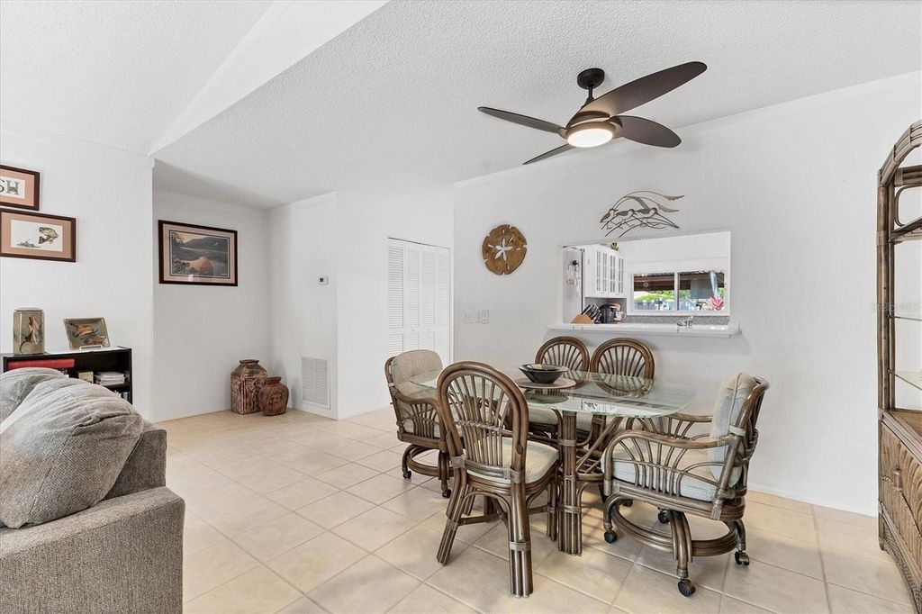 Image 13 of property listing at 6304 PELICAN DRIVE, Bradenton, FL 34210