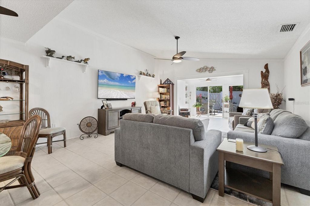 Image 15 of property listing at 6304 PELICAN DRIVE, Bradenton, FL 34210