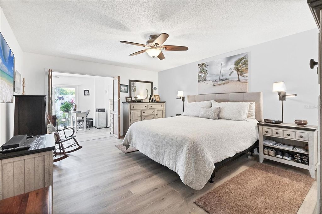 Image 18 of property listing at 6304 PELICAN DRIVE, Bradenton, FL 34210