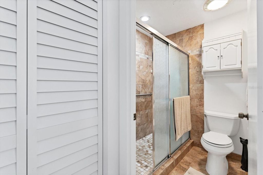 Image 23 of property listing at 6304 PELICAN DRIVE, Bradenton, FL 34210