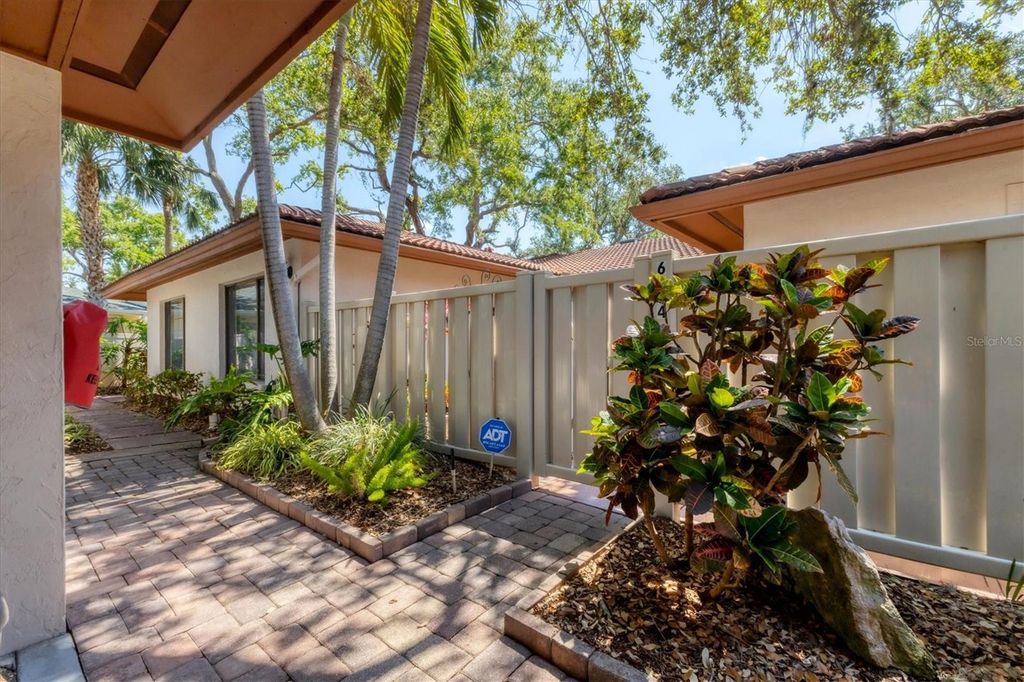 Image 4 of property listing at 6304 PELICAN DRIVE, Bradenton, FL 34210