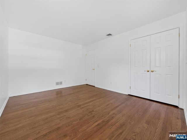 7 Willow Brook Road, Hillsdale, NJ 07642