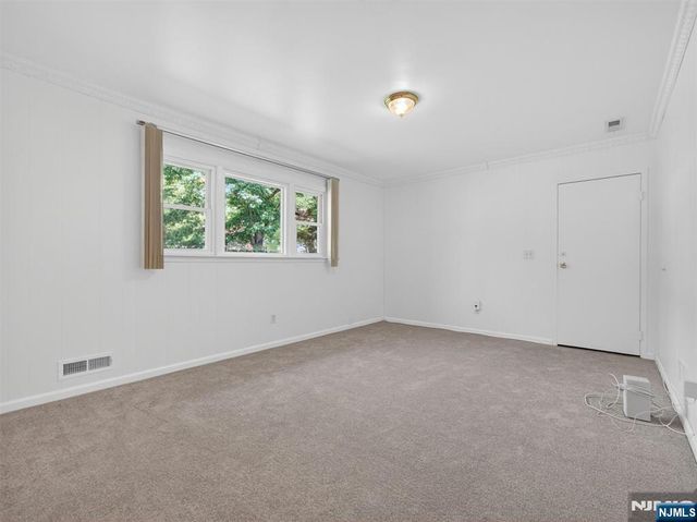 7 Willow Brook Road, Hillsdale, NJ 07642