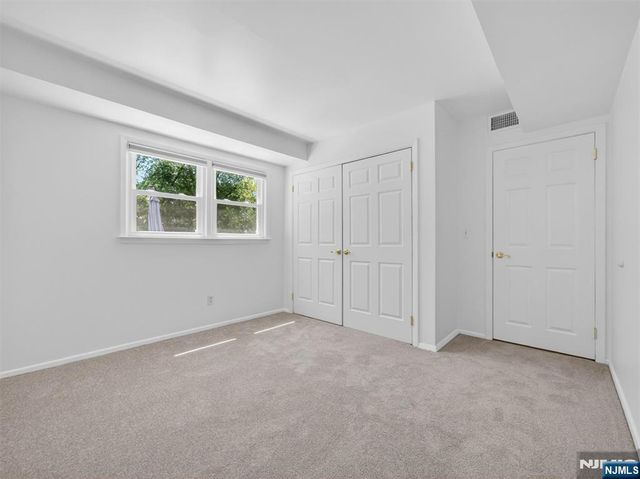 7 Willow Brook Road, Hillsdale, NJ 07642