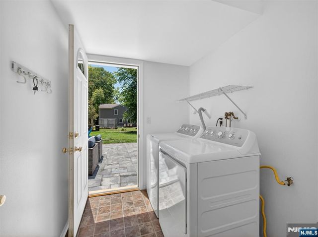 7 Willow Brook Road, Hillsdale, NJ 07642