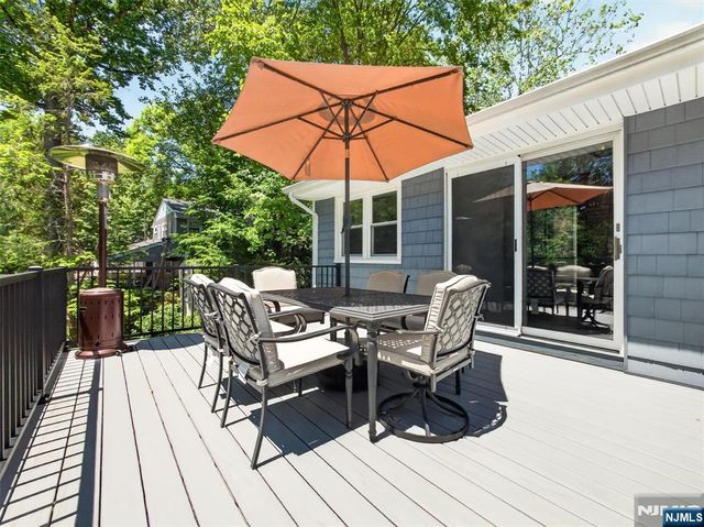 7 Willow Brook Road, Hillsdale, NJ 07642