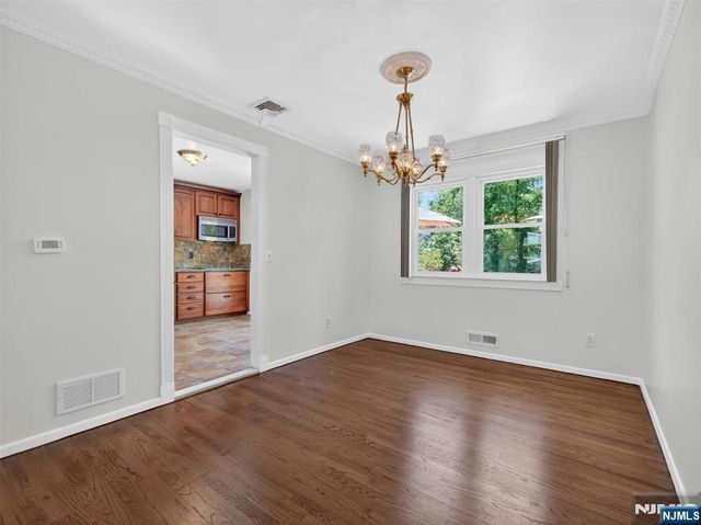 7 Willow Brook Road, Hillsdale, NJ 07642