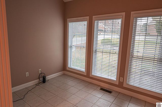 545 Ashcreek, Paducah, KY 42001