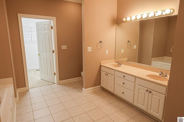 545 Ashcreek, Paducah, KY 42001