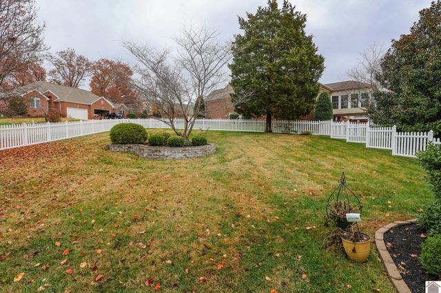 545 Ashcreek, Paducah, KY 42001