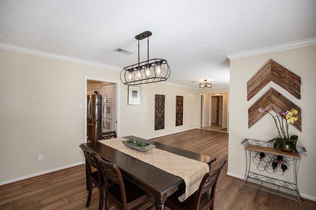 15719 Crestbrook Drive, Houston, TX 77059