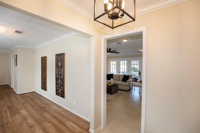 15719 Crestbrook Drive, Houston, TX 77059