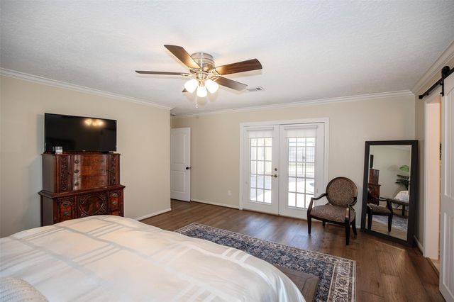 15719 Crestbrook Drive, Houston, TX 77059