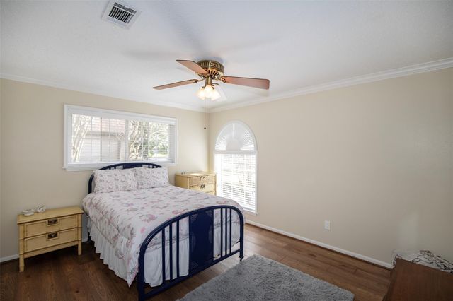 15719 Crestbrook Drive, Houston, TX 77059