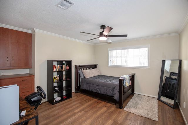 15719 Crestbrook Drive, Houston, TX 77059