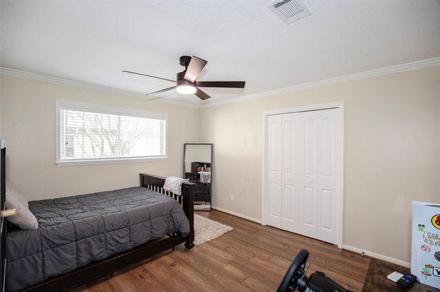 15719 Crestbrook Drive, Houston, TX 77059