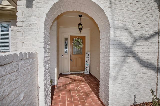 15719 Crestbrook Drive, Houston, TX 77059