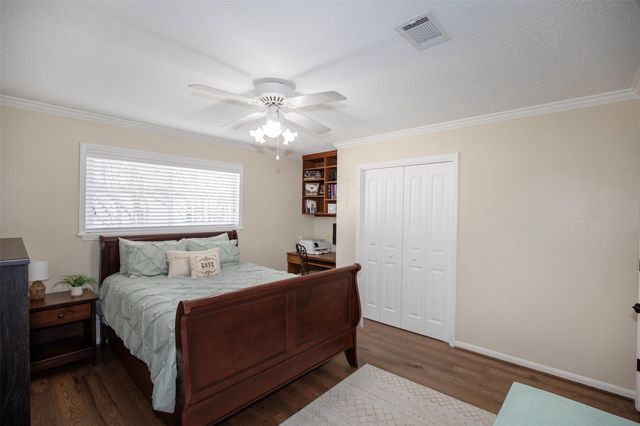 15719 Crestbrook Drive, Houston, TX 77059