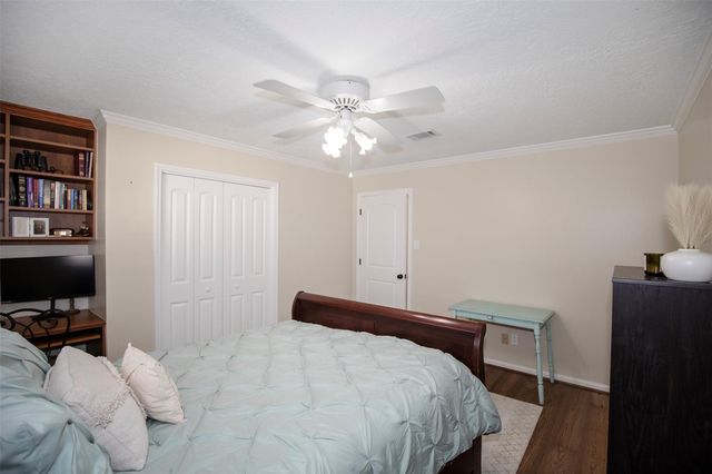 15719 Crestbrook Drive, Houston, TX 77059