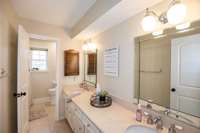 15719 Crestbrook Drive, Houston, TX 77059