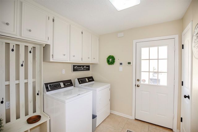 15719 Crestbrook Drive, Houston, TX 77059