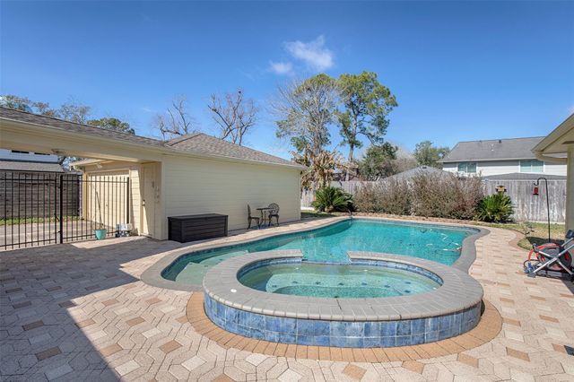 15719 Crestbrook Drive, Houston, TX 77059