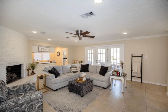 15719 Crestbrook Drive, Houston, TX 77059