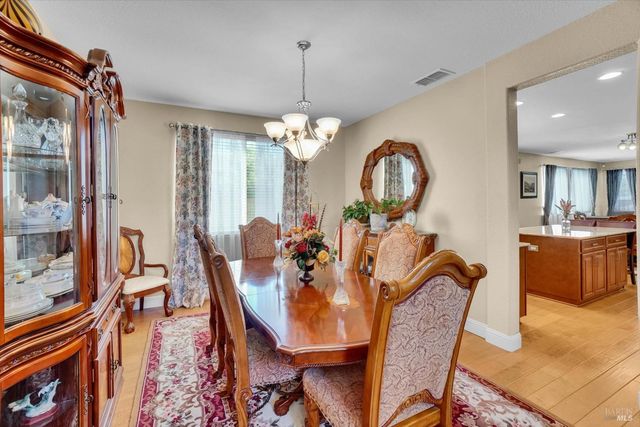 2187 Rasmussen Ct, Fairfield, CA 94533