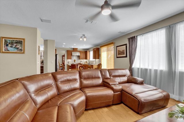 2187 Rasmussen Ct, Fairfield, CA 94533