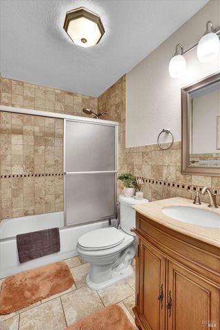 2187 Rasmussen Ct, Fairfield, CA 94533