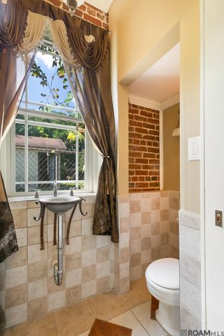 1670 North St, Baton Rouge, LA 70802